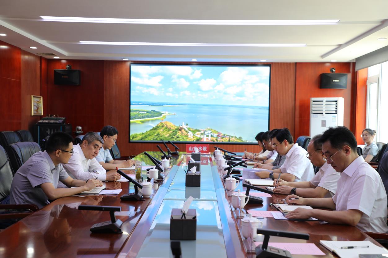 省國(guó)資委黨委委員、副主任周洪文一行到山東水設(shè)調(diào)研指導(dǎo)